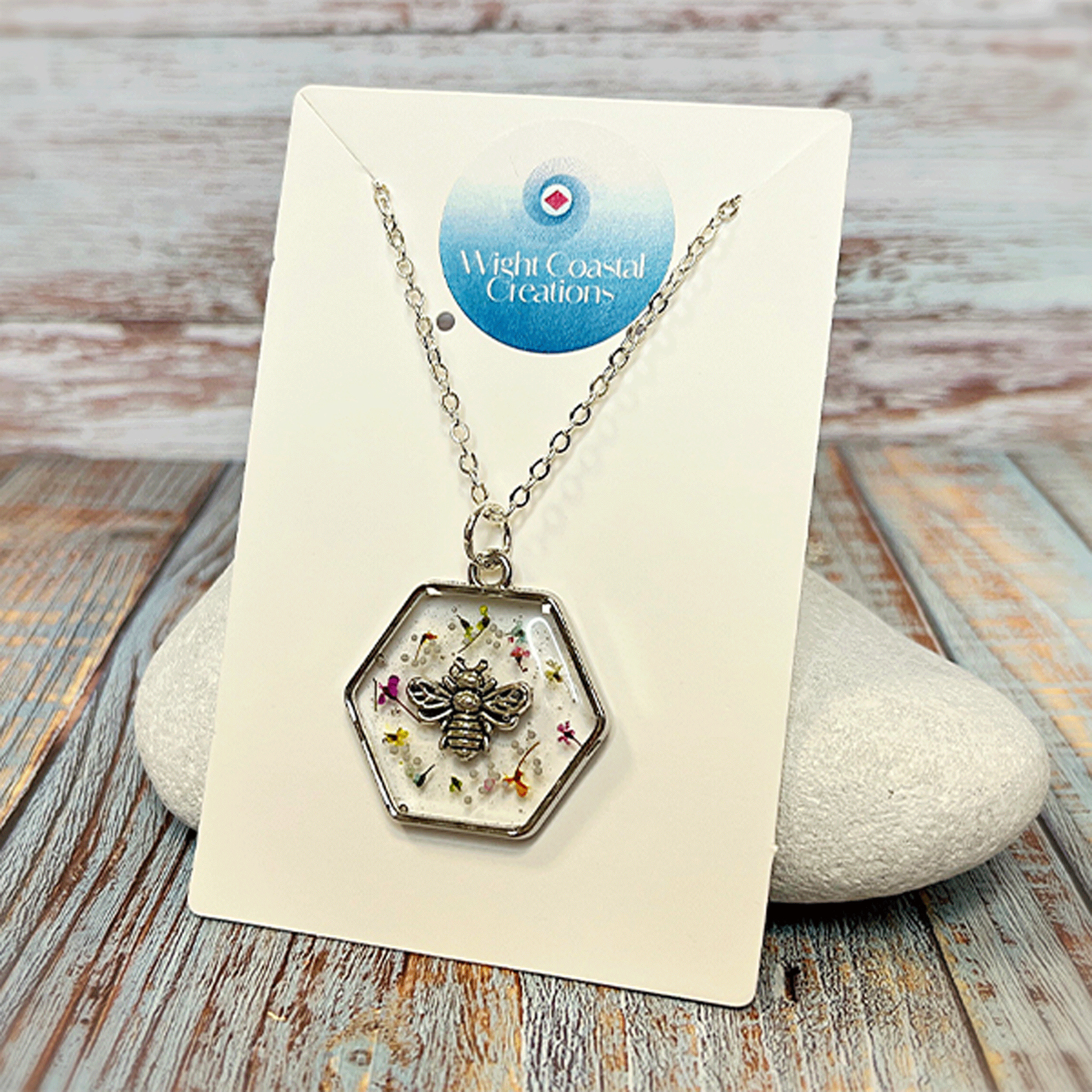 hexagon-bee-pendant-silver