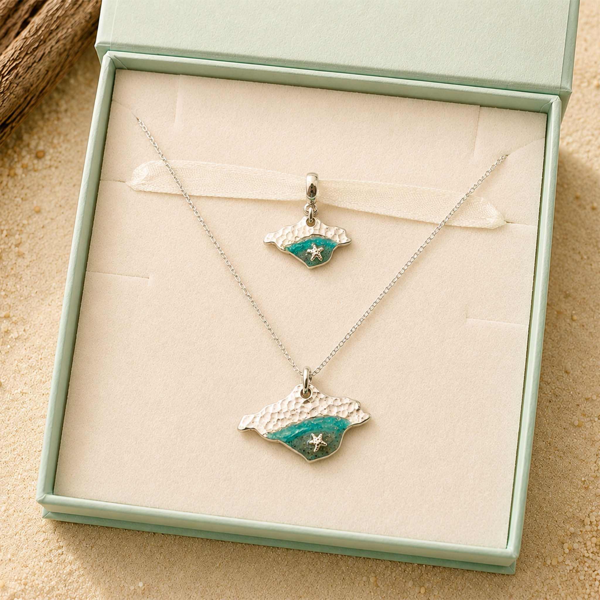 isle-of-wight-silver-necklace-and-charm-gift-set